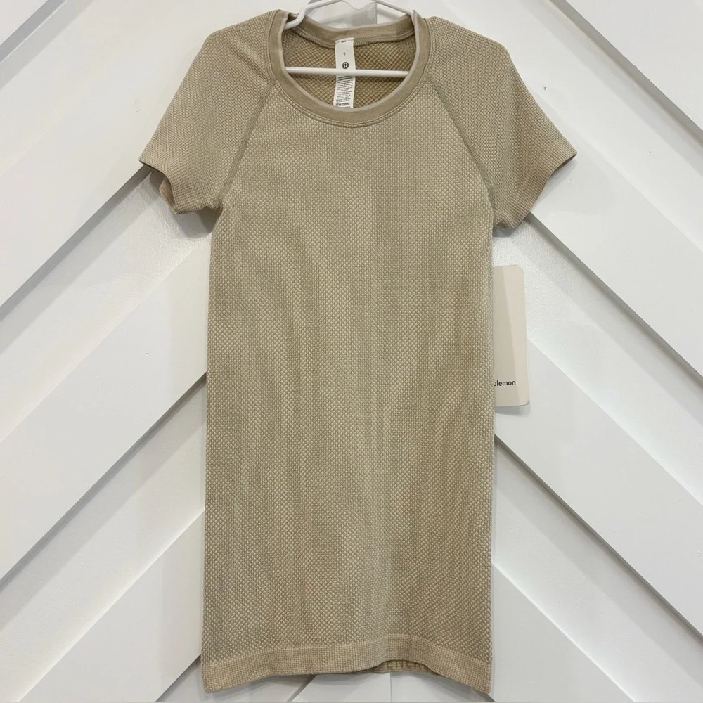 NWT Lululemon Swiftly Tech Textured Knit Shirt Gemweave Butter Cream Sheer Oak 0